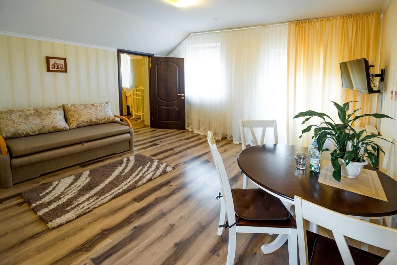 Guest House Shale ヴィーンヌィツャ エクステリア 写真