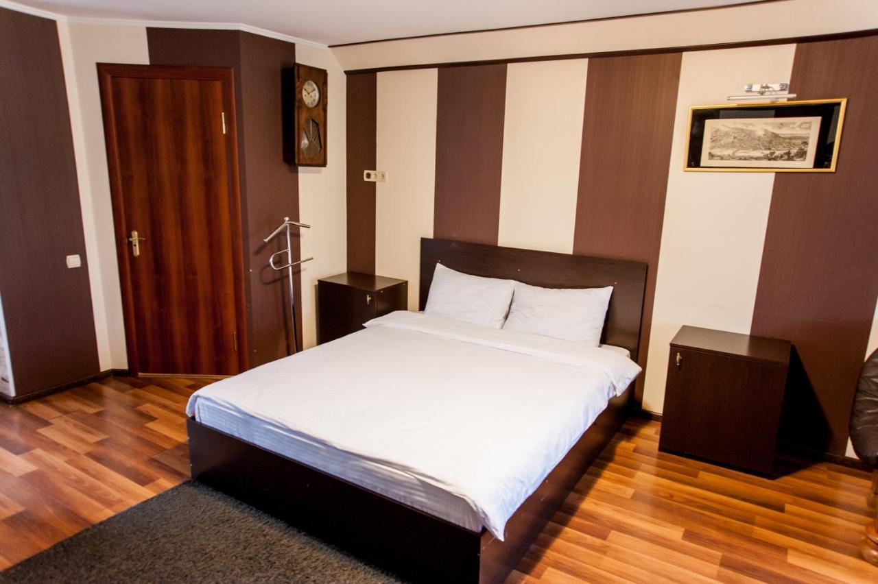 Guest House Shale ヴィーンヌィツャ エクステリア 写真