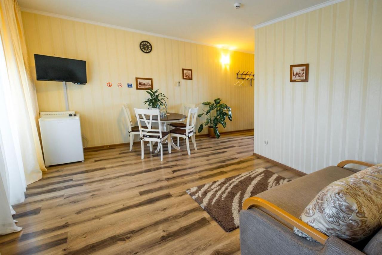 Guest House Shale ヴィーンヌィツャ エクステリア 写真